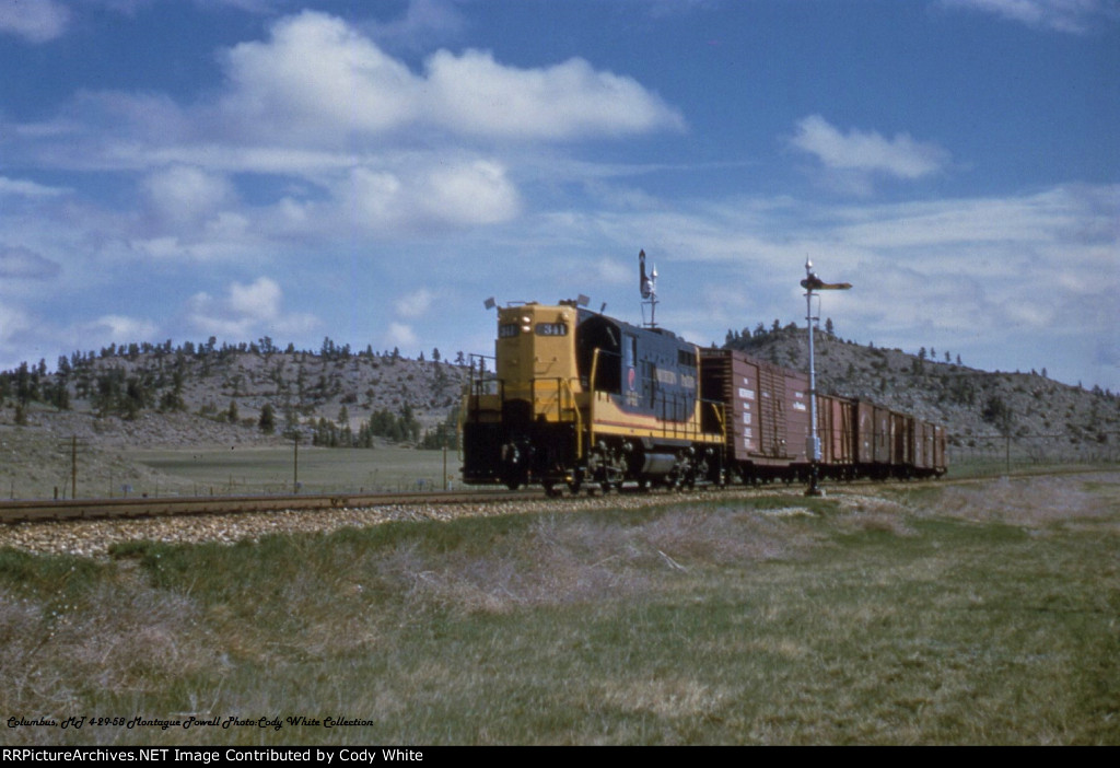 Northern Pacific GP9 341 